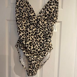 NWT One Piece Swimsuit - Leopard print - Size Large